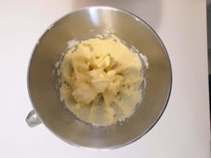 Beurre et sucre crèmés pour pâte sucrée