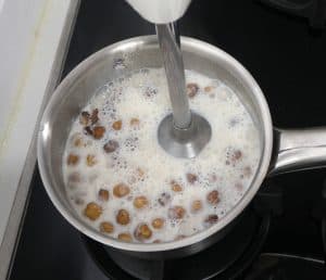 Mixer lait et noisettes pour ganache montée noisette