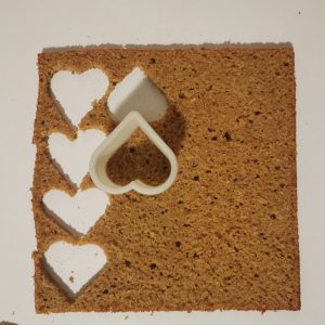 Biscuit coco détaillé en forme de coeur