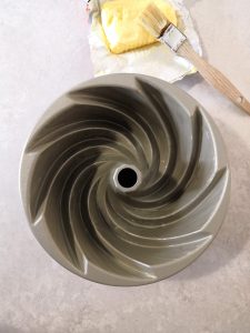 Moule Nordic Ware Bundt Heritage beurré