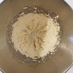 Beurre pommade et sucre pour appareil à gâteau nantais