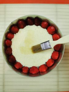montage fraisier imbibage sirop