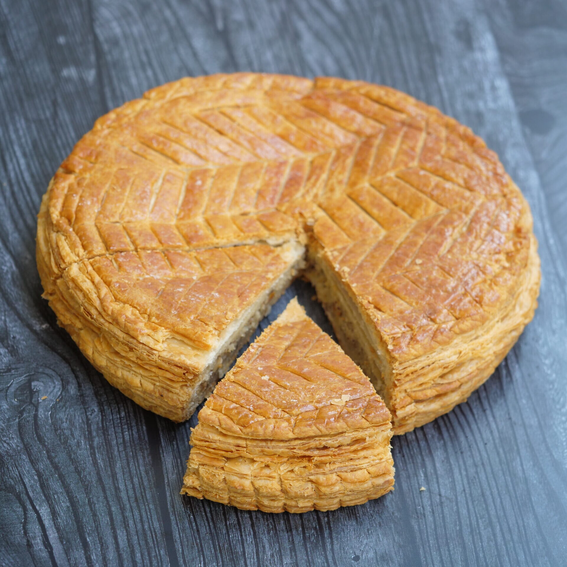 Cours de pâtisserie - Galette des rois avec pâte feuilletée classique ou inversée