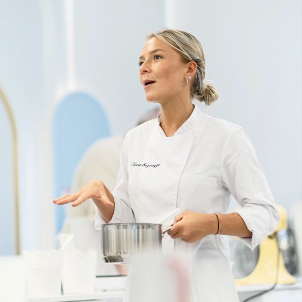 Cours de pâtisserie - Saint-Honoré 2.0 ou l'art du pochage avec Chiara Serpaggi – Image 2