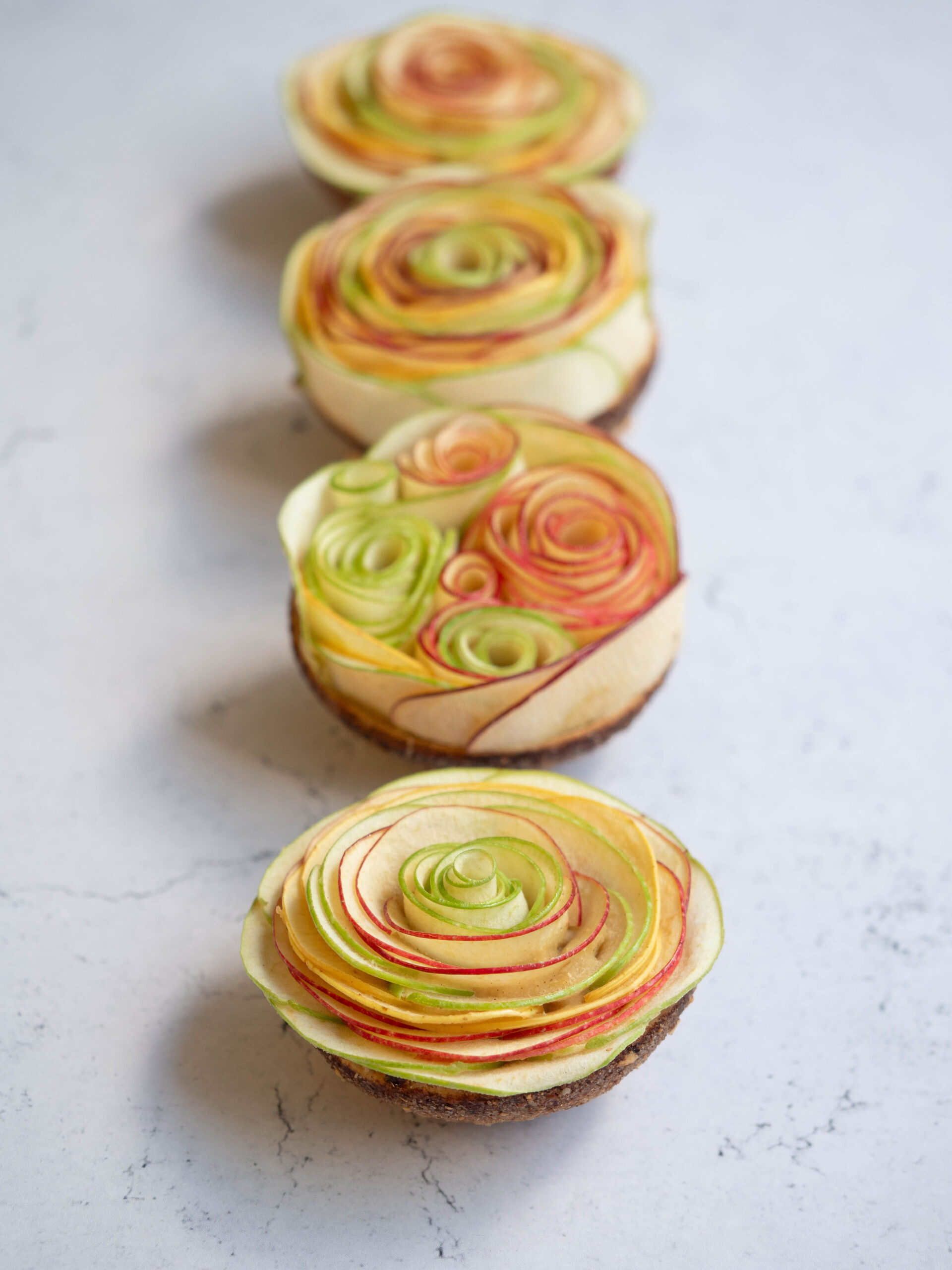 Masterclass par Chiara Serpaggi - Tartelette Rosace Pommes-Noisettes – Image 3
